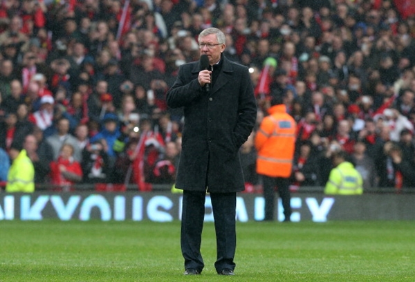 Sir Alex Ferguson nghẹn ngào chào Old Trafford 2