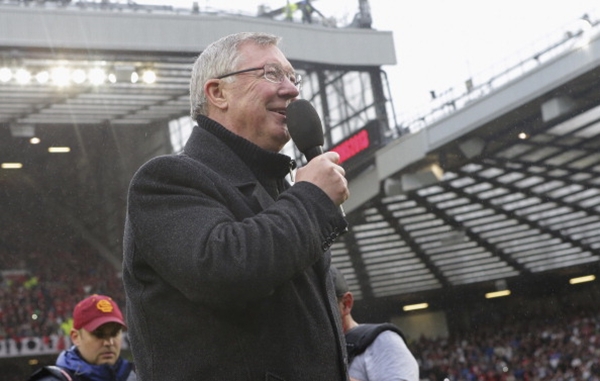 Sir Alex Ferguson nghẹn ngào chào Old Trafford 1