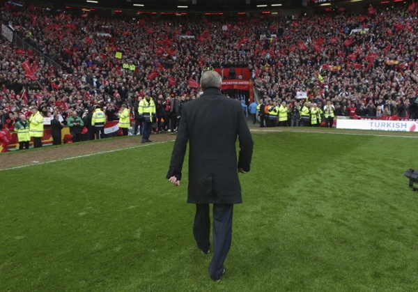 Sir Alex Ferguson nghẹn ngào chào Old Trafford 5