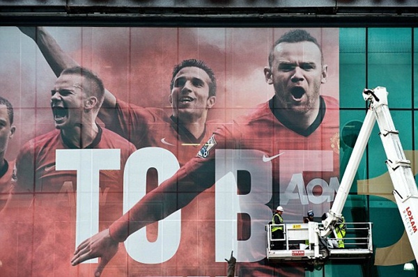 Wayne Rooney: "Th&ocirc;ng tin t&ocirc;i rời khỏi Manchester United l&agrave; lố bịch" 4