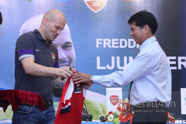 Cựu sao Arsenal thú nhận thích "mực nướng và phở Việt Nam" 2
