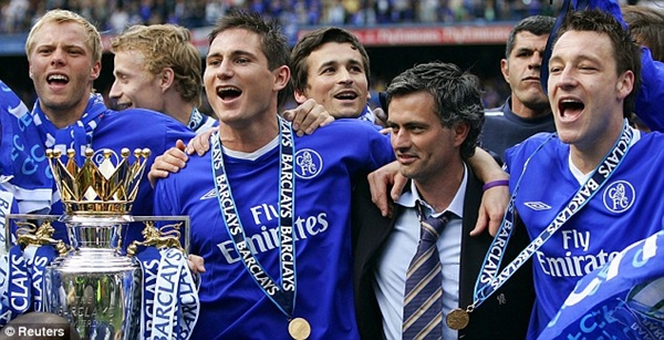 Có mặt ở London, Mourinho sẵn sàng nắm quyền ở Chelsea 5