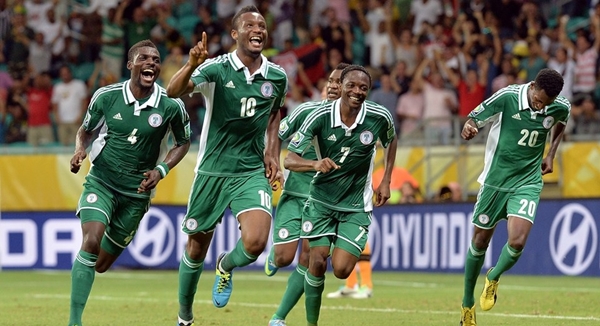 Nigeria 1-2 Uruguay: Đại bàng xanh gãy cánh 1