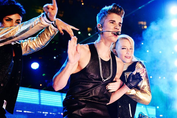 Justin Bieber "vượt mặt" Lady Gaga tr&ecirc;n Twitter 1