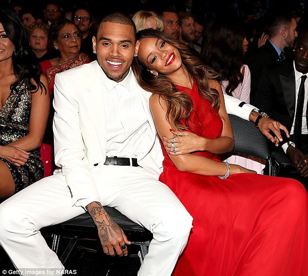 Chris Brown lên tiếng về vụ đánh Rihanna bầm mặt 1