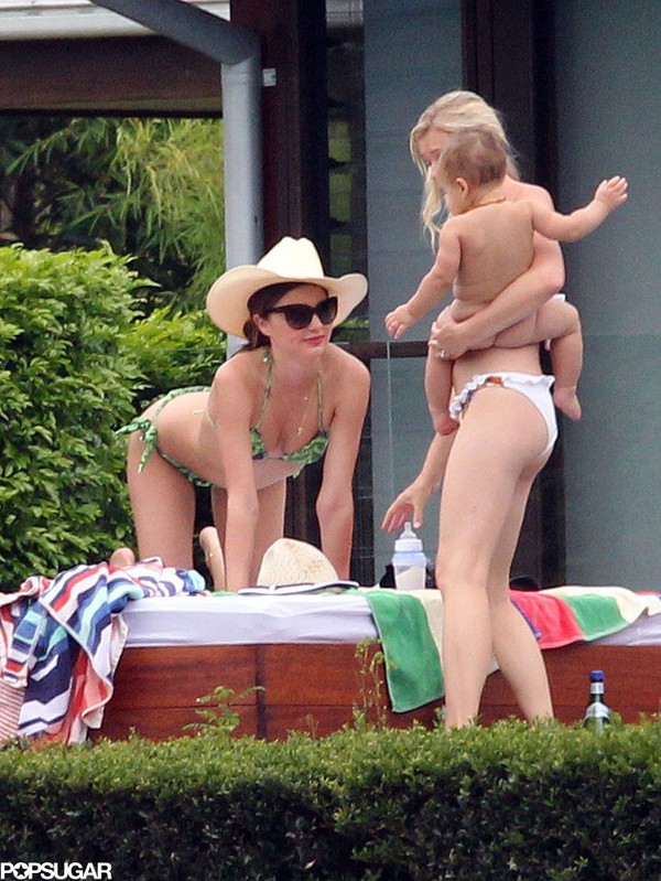 Loạt ảnh bikini đẹp nhất của Miranda Kerr 6 năm qua 16