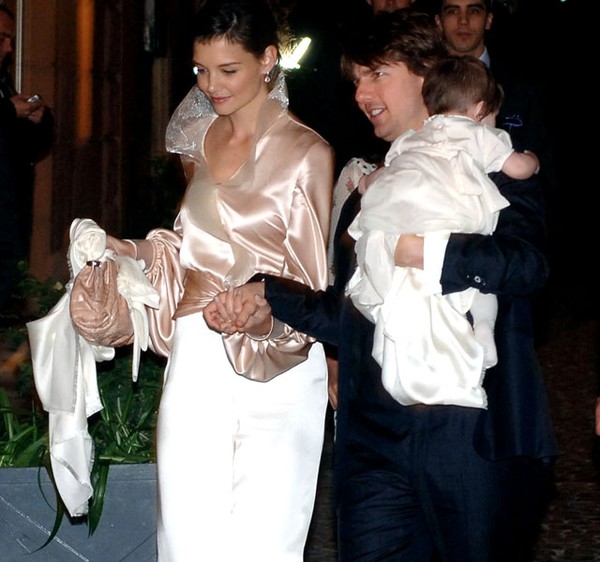 Qu&aacute; tr&igrave;nh trưởng th&agrave;nh của Suri Cruise 1
