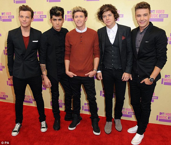 One Direction bị nghi có thành viên là gay 2