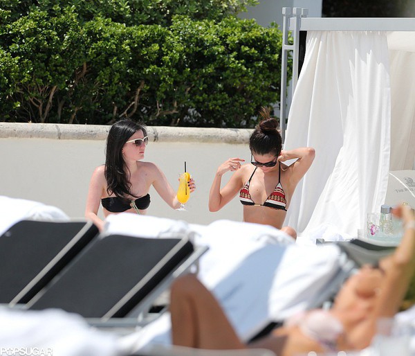 Selena Gomez khoe body nóng bỏng với bikini 5