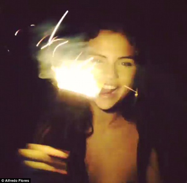 Selena Gomez bất ngờ xuất hiện t&igrave;nh cảm b&ecirc;n Justin Bieber 3