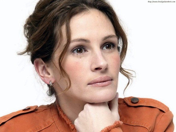 Angelina Jolie đứng đầu top 10 nữ diễn viên kiếm nhiều tiền nhất 10