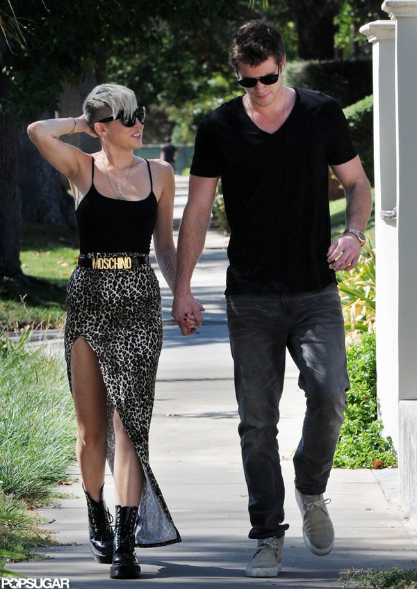 Những khoảnh khắc lãng mạn "đáng ghen tị" của Miley và Liam 25