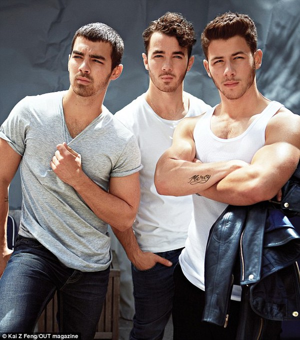 Jonas Brothers phân trần về tin đồn là đồng tính 1