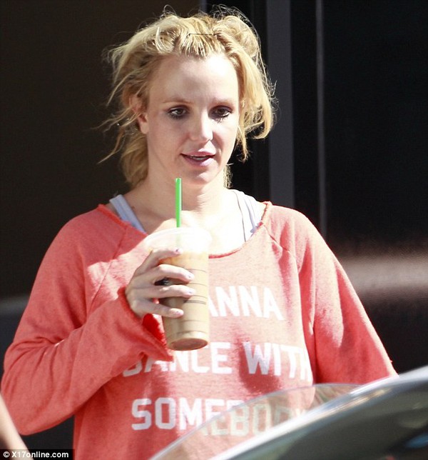 Britney Spears bị chê lôi thôi như chưa tắm lâu ngày 3