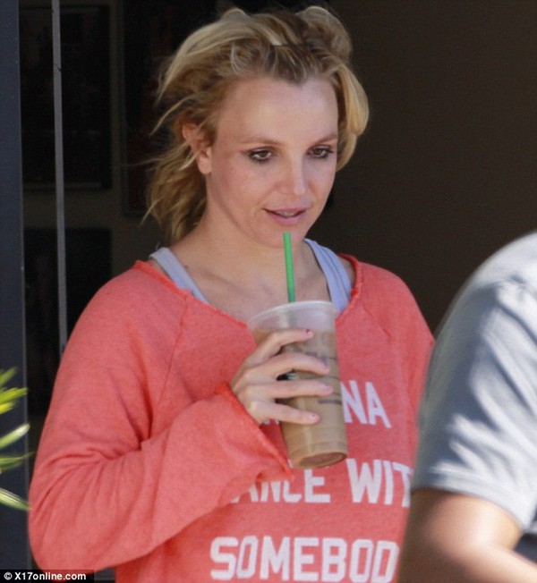 Britney Spears bị chê lôi thôi như chưa tắm lâu ngày 4