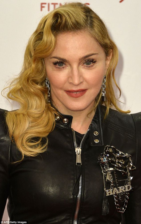 Madonna lộ mặt sưng phù vì tiêm botox 5