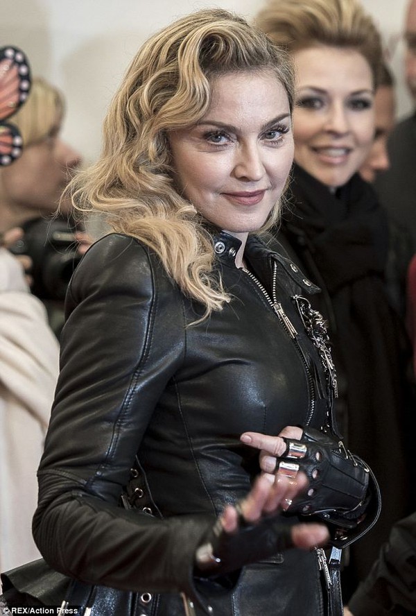 Madonna lộ mặt sưng phù vì tiêm botox 6