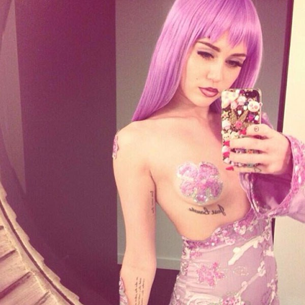 Nữ rapper bày tỏ mong muốn "sàm sỡ ngực" Miley Cyrus  1