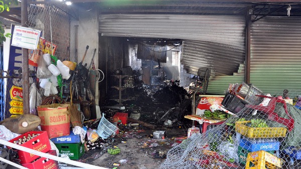 Cháy cửa hàng tạp hóa, 4 người trong gia đình chết thảm 3