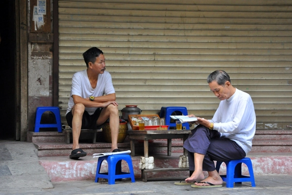 Hà Nội tràn ngập sắc đỏ trong buổi sáng 10/10  15