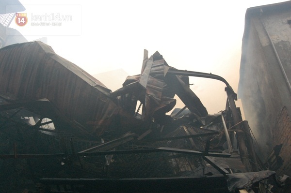 Hà Nội: Cháy lớn làm đổ sập nhà 5 tầng ở đường Âu Cơ  20