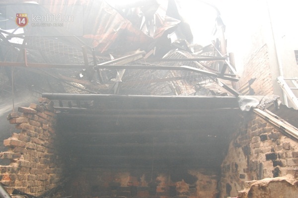 Hà Nội: Cháy lớn làm đổ sập nhà 5 tầng ở đường Âu Cơ  21