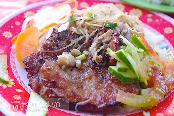 Sài Gòn: Đi ăn cơm tấm sườn nướng dẻo thơm ở Gò Vấp 3