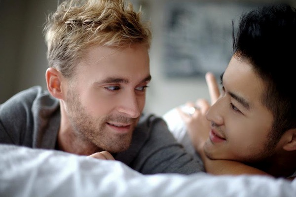 Những hình ảnh ngọt ngào của cặp đôi đồng tính nam hot nhất châu Á 16