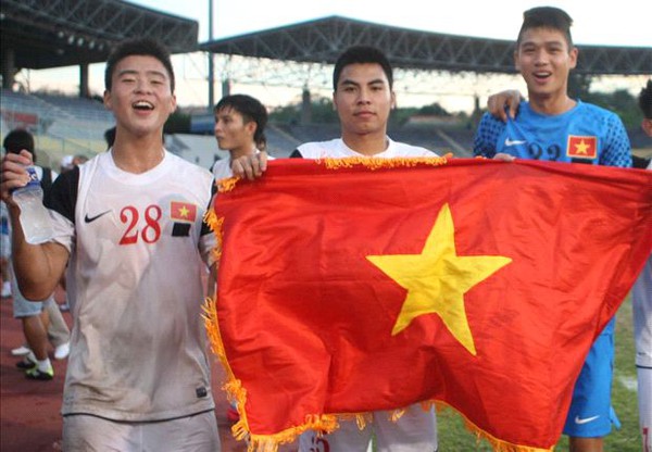 Hai tuyển thủ U19 Việt Nam sang Nhật Bản thử việc 1