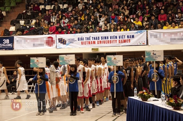 Sôi động không khí bóng rổ Giải thể thao Sinh viên Hà Nội 2013 1