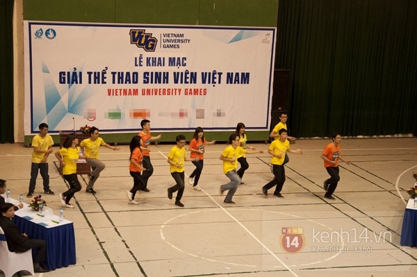 Sôi động không khí bóng rổ Giải thể thao Sinh viên Hà Nội 2013 4