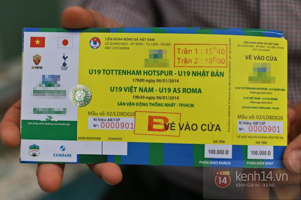 "Phe vé" xuất hiện trong ngày đầu bán vé xem U19 Việt Nam thi đấu 11