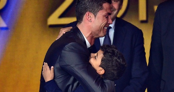 Những giọt nước mắt hạnh phúc của "Quả bóng vàng" Ronaldo 14