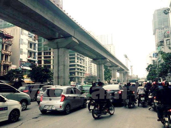 Sập giàn giáo công trình tại Hà Đông, 1 xe taxi bị đè nát 1