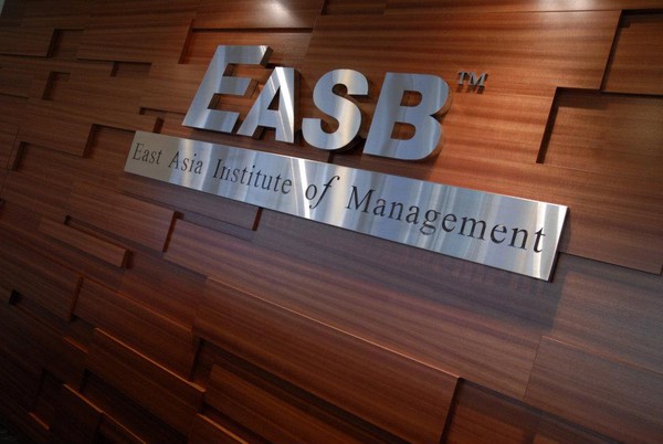 Học bổng 70% - Học viện EASB Singapore  2