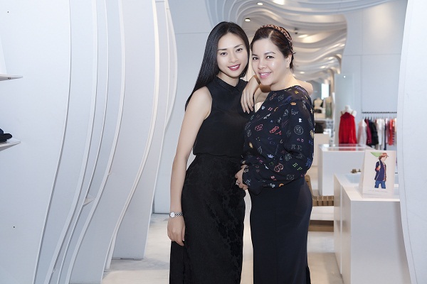 Ngô Thanh Vân đọ da trắng cùng Phi Thanh Vân 6 Ngô Thanh Vân đọ da trắng cùng Phi Thanh Vân 6