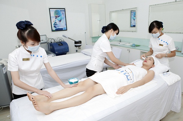 Ngô Thanh Vân đọ da trắng cùng Phi Thanh Vân 7 Ngô Thanh Vân đọ da trắng cùng Phi Thanh Vân 7