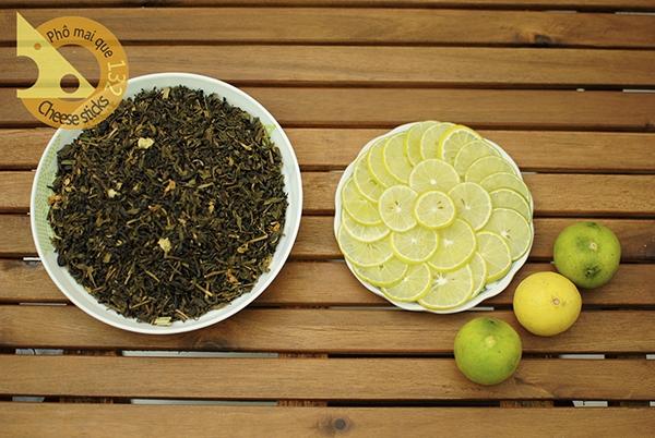 C&ugrave;ng Chi Pu thưởng thức Tr&agrave; chanh nguy&ecirc;n chất,  phomai que ch&acirc;u &Acirc;u 9