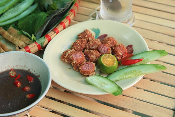 Thưởng thức bún đậu mắm tôm đậm "chất" Hà thành tại Ô Quan Chưởng 11
