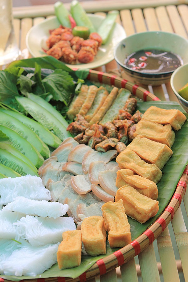 Thưởng thức bún đậu mắm tôm đậm "chất" Hà thành tại Ô Quan Chưởng 3