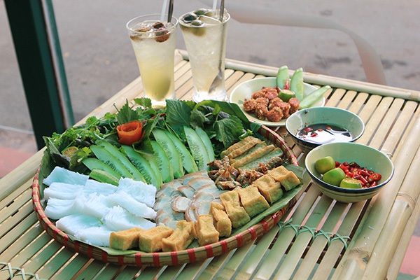 Thưởng thức bún đậu mắm tôm đậm "chất" Hà thành tại Ô Quan Chưởng 7