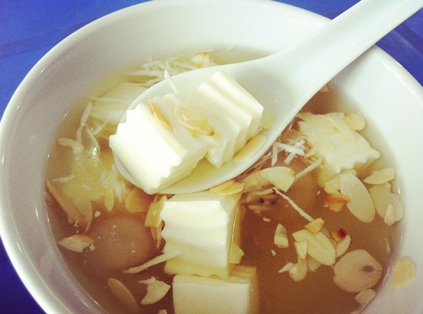 Hà Nội: Đi ăn chè khúc bạch, sữa chua mít ngon mà rẻ 1