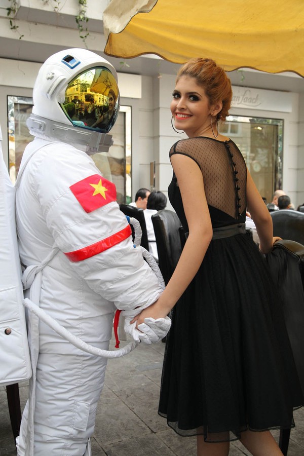 Th&ecirc;m x&ocirc;n xao về nghi &aacute;n chia tay của Andrea v&agrave; Baggio 4