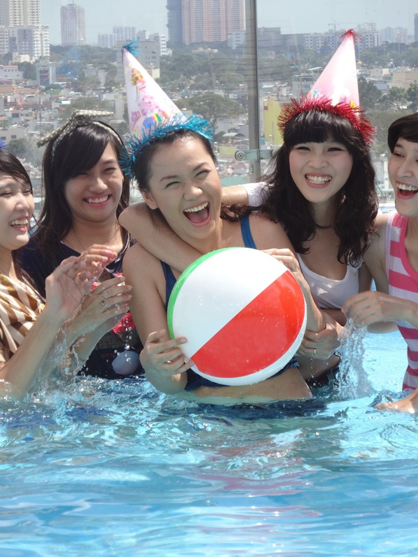 Th&uacute; vị phong c&aacute;ch chụp ảnh &ldquo;Like l&agrave;&hellip; bấm&rdquo; 1