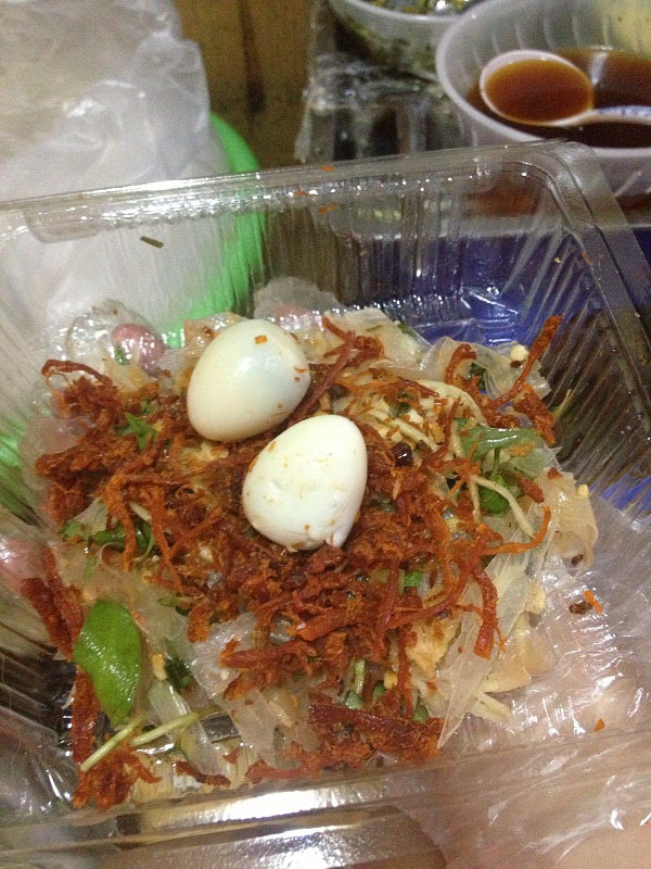 Đặc sản bánh trứng cút đã xuất hiện tại Hà Nội 14