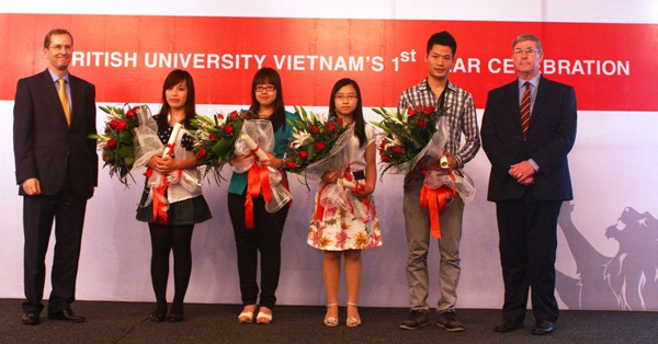 Cơ hội giành học bổng ĐH Anh Quốc Việt Nam 1