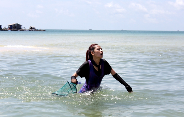 Biển Phú Quốc "dậy sóng" cùng 12 bạn trẻ xuyên Việt 6