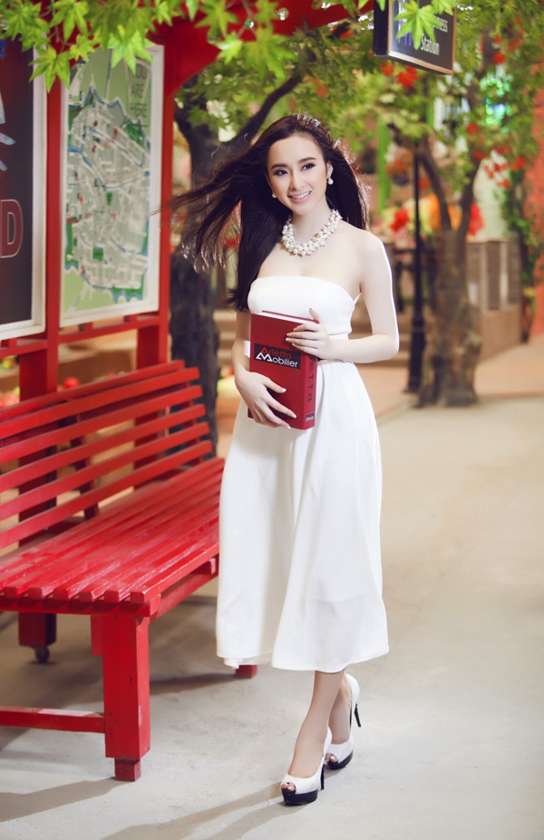 Angela Phương Trinh rực rỡ xuống phố ngày xuân 1