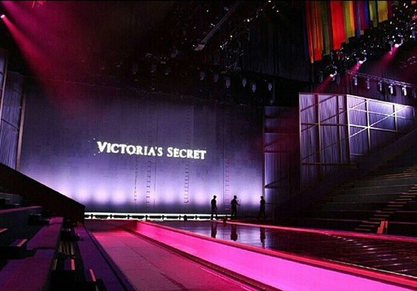 Hé lộ sân khấu hoành tráng của Victoria's Secret Fashion Show 2014 1
