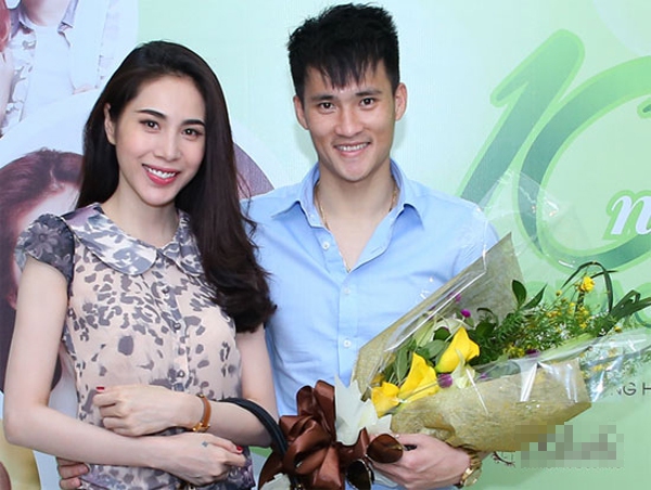 "Cân đo, đong đếm" phong cách thời trang của 3 cặp đôi vàng Vbiz 7